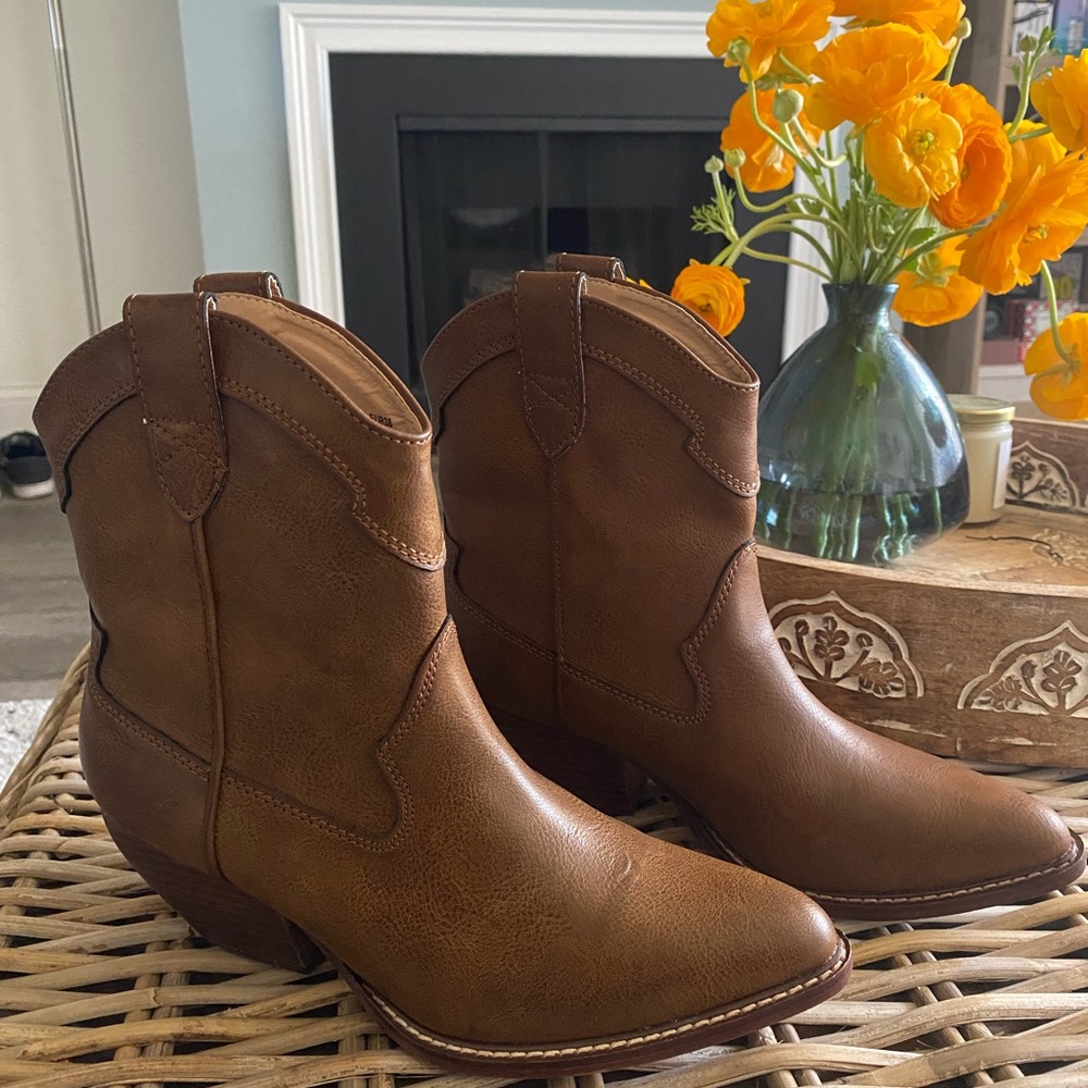 Arider Girl Shoes | Embossed Western Short Cowboy Boots 7.5 Dark Brown
